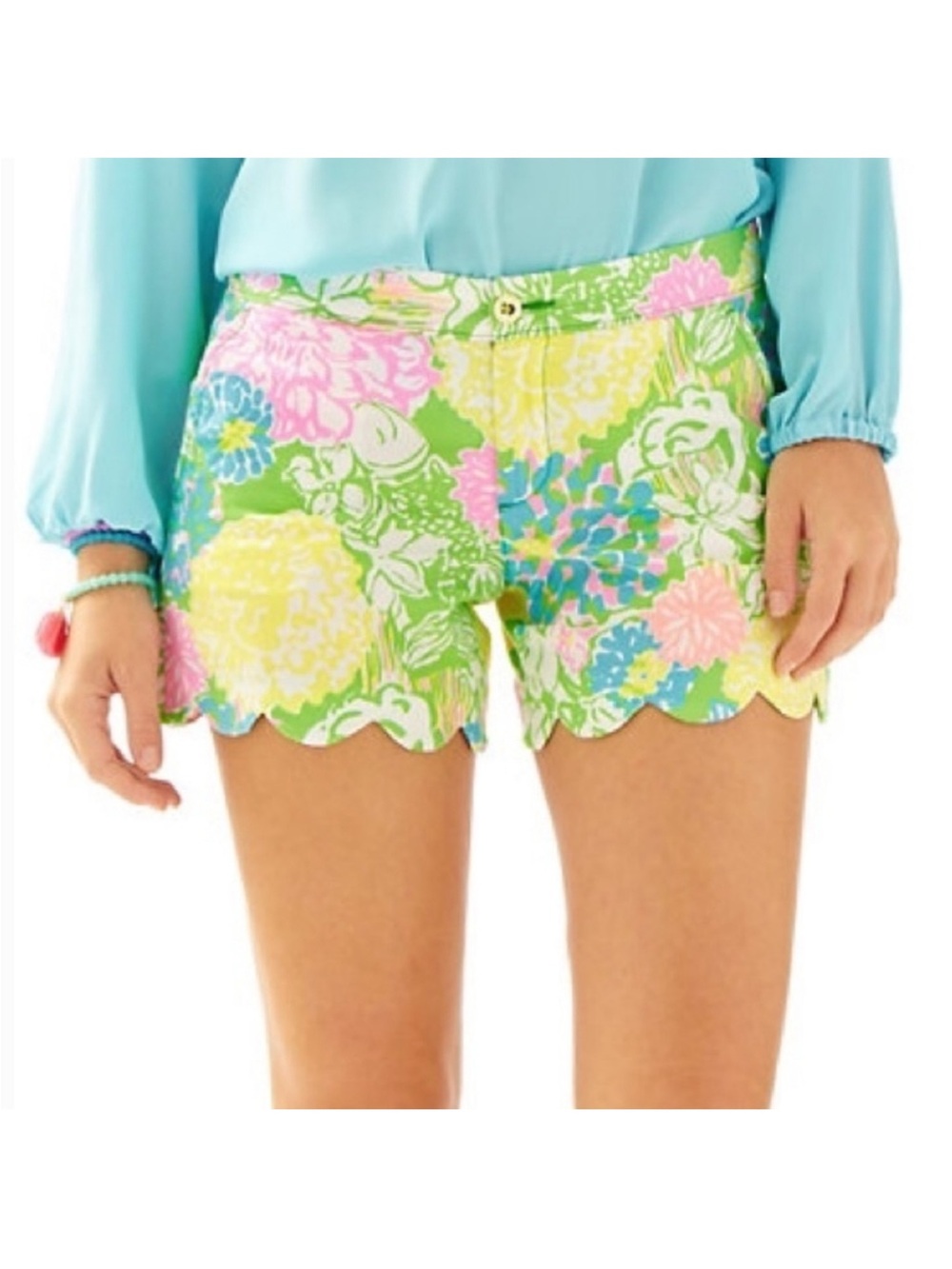 Lilly Pulitzer Buttercup Hibiscus Stroll Shorts.‎ Size 2.